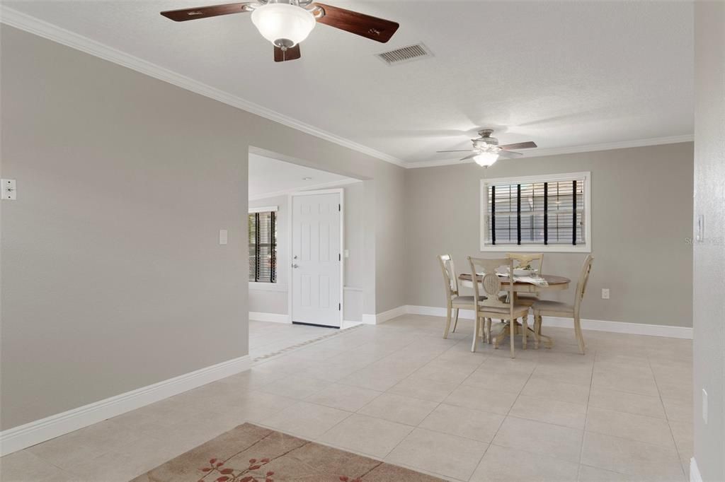 For Rent: $2,400 (2 beds, 2 baths, 1236 Square Feet)