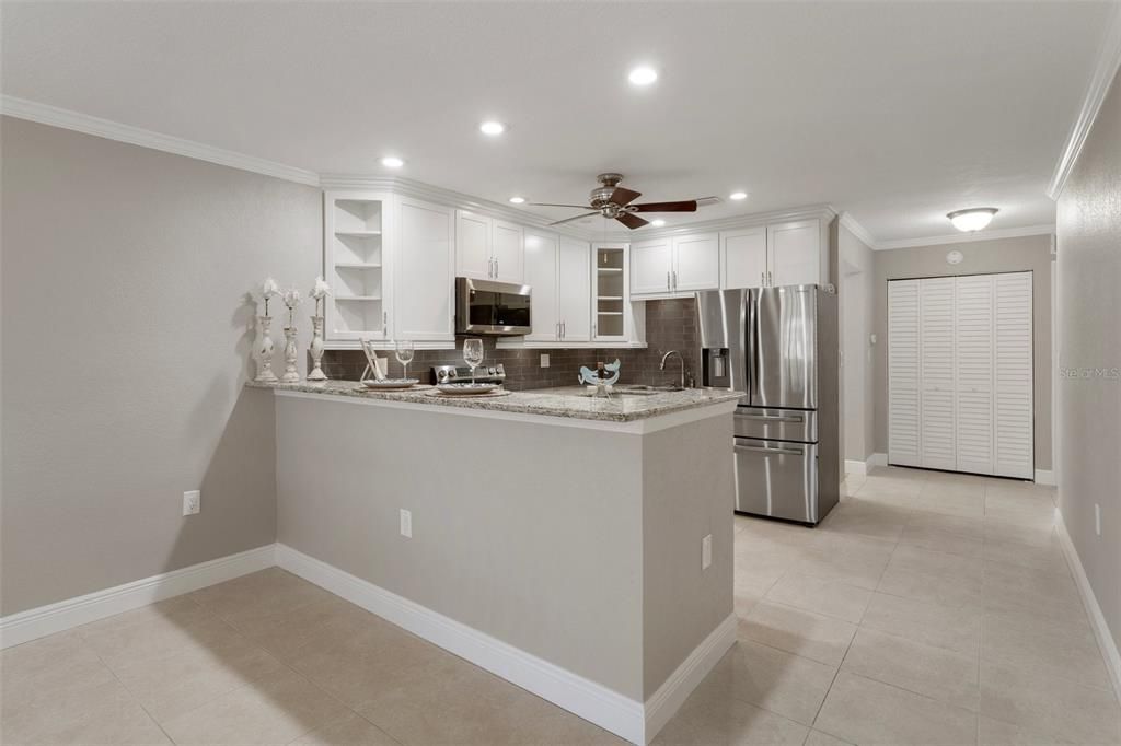 For Rent: $2,400 (2 beds, 2 baths, 1236 Square Feet)