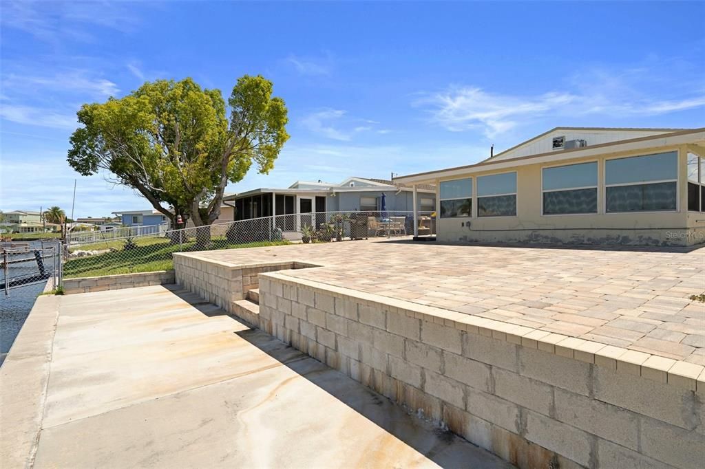 For Rent: $2,400 (2 beds, 2 baths, 1236 Square Feet)