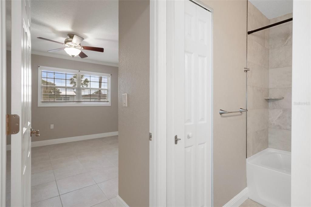 For Rent: $2,400 (2 beds, 2 baths, 1236 Square Feet)