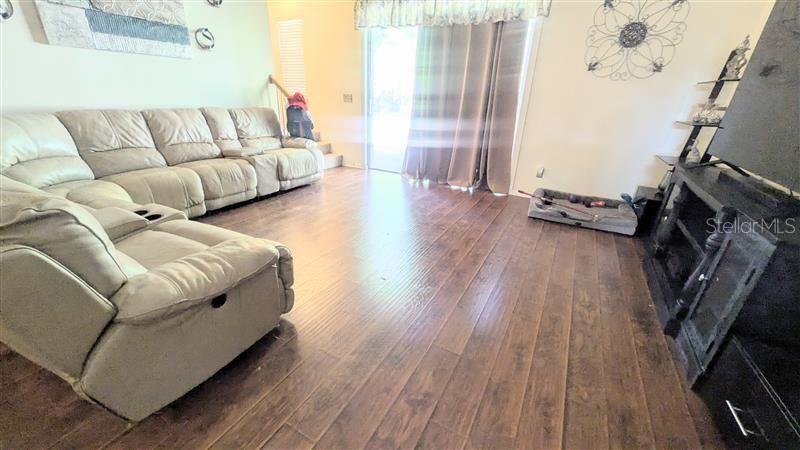 На продажу: $399,900 (3 спален, 2 ванн, 2363 Квадратных фут)