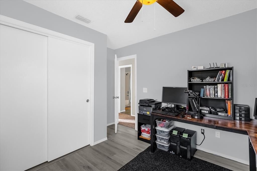 En Venta: $450,000 (4 camas, 2 baños, 1834 Pies cuadrados)