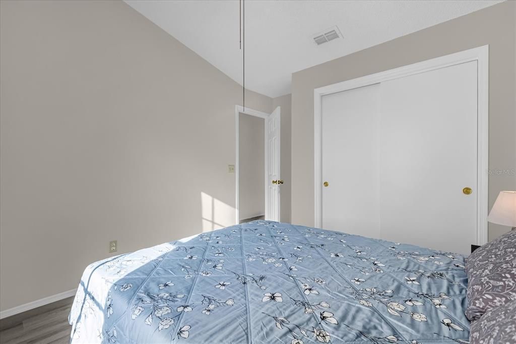 En Venta: $450,000 (4 camas, 2 baños, 1834 Pies cuadrados)