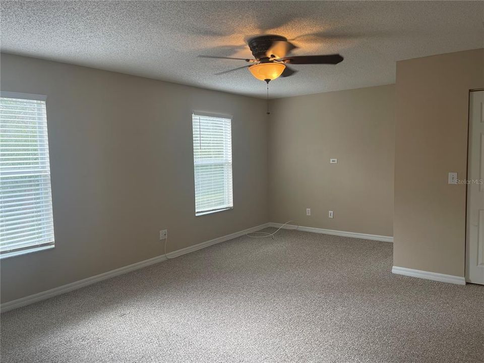 出租: $2,100 (3 贝兹, 2 浴室, 1880 平方英尺)