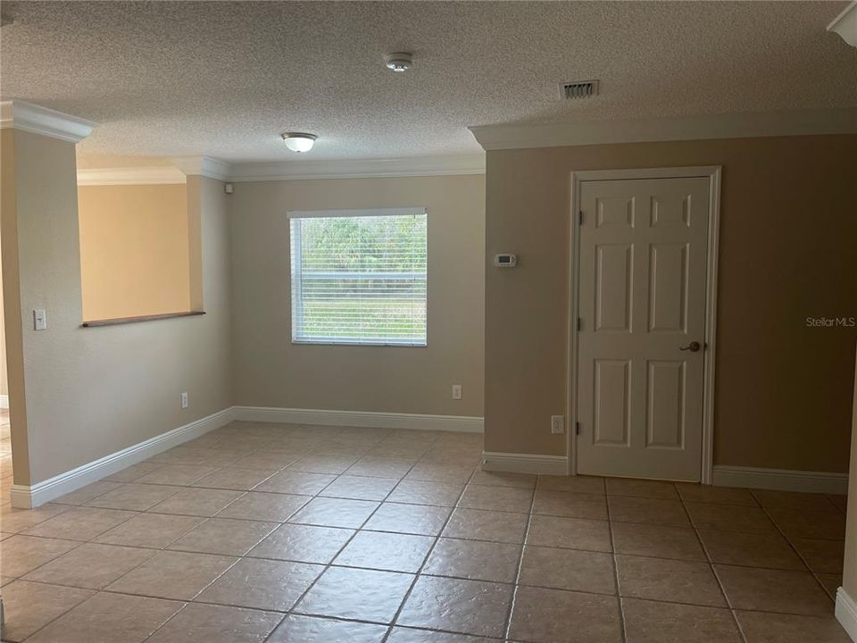 出租: $2,100 (3 贝兹, 2 浴室, 1880 平方英尺)