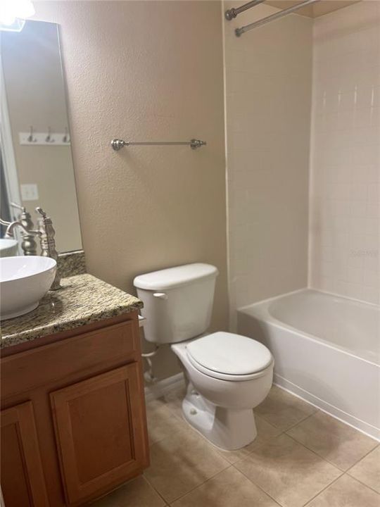 出租: $2,100 (3 贝兹, 2 浴室, 1880 平方英尺)