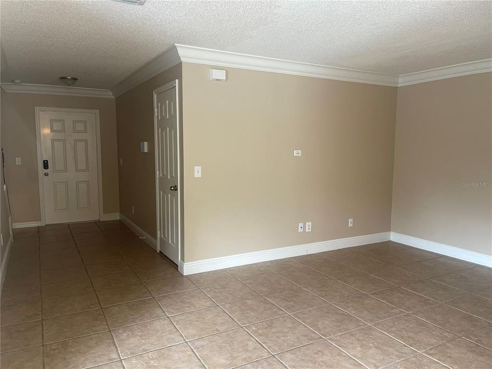 出租: $2,100 (3 贝兹, 2 浴室, 1880 平方英尺)