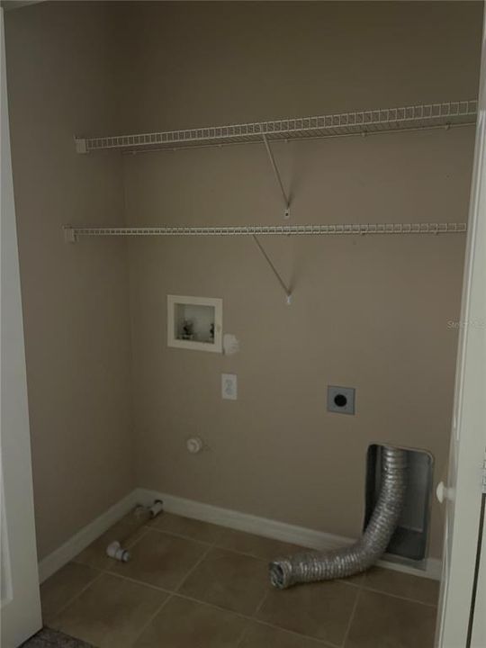 出租: $2,100 (3 贝兹, 2 浴室, 1880 平方英尺)