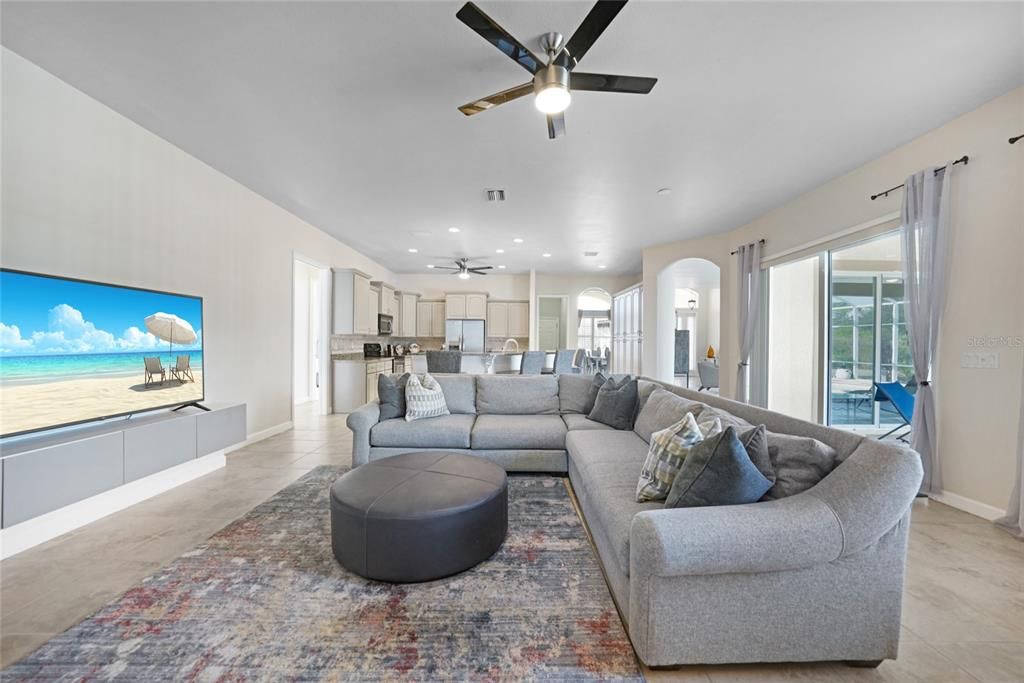 En Venta: $599,000 (3 camas, 2 baños, 3339 Pies cuadrados)