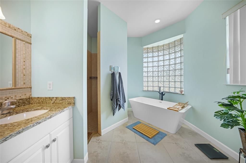 En Venta: $599,000 (3 camas, 2 baños, 3339 Pies cuadrados)