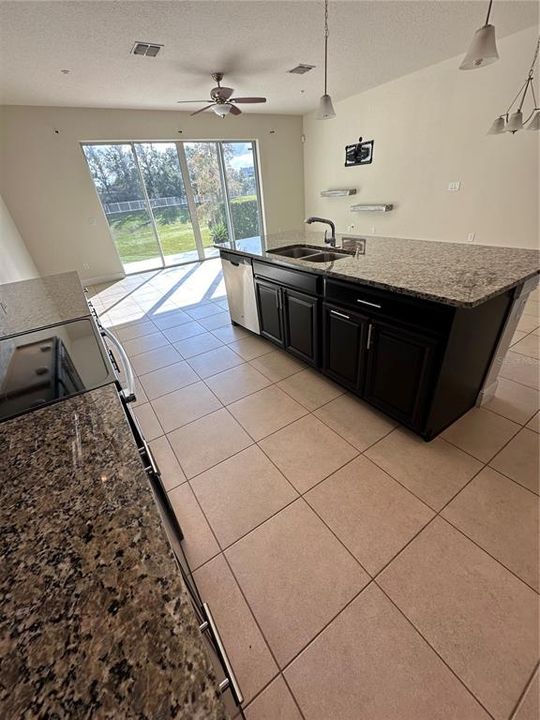 For Rent: $2,395 (3 beds, 2 baths, 1872 Square Feet)