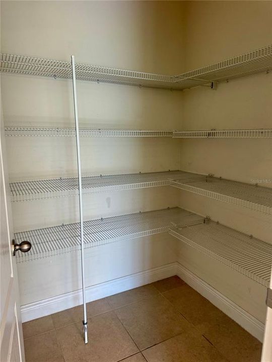 For Rent: $2,395 (3 beds, 2 baths, 1872 Square Feet)