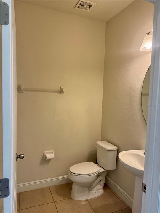 For Rent: $2,395 (3 beds, 2 baths, 1872 Square Feet)