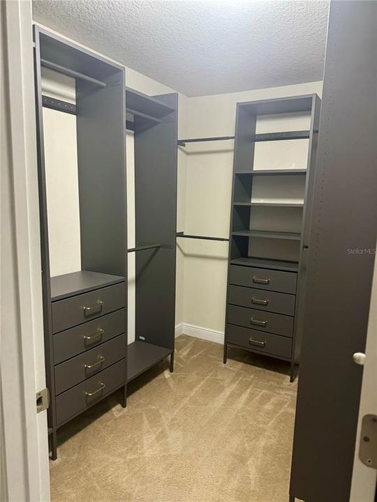 For Rent: $2,395 (3 beds, 2 baths, 1872 Square Feet)