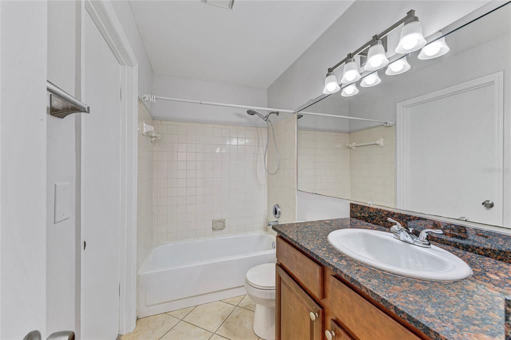 待售: $259,000 (3 贝兹, 2 浴室, 1260 平方英尺)