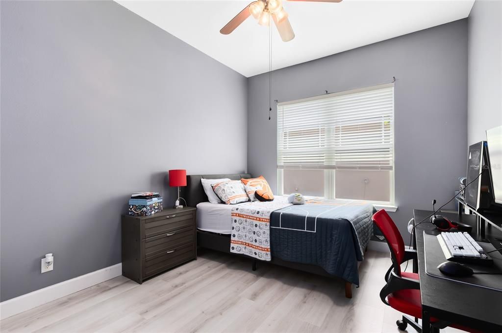 待售: $765,000 (3 贝兹, 2 浴室, 2401 平方英尺)