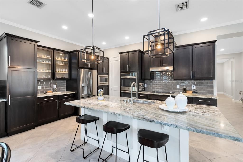 待售: $765,000 (3 贝兹, 2 浴室, 2401 平方英尺)