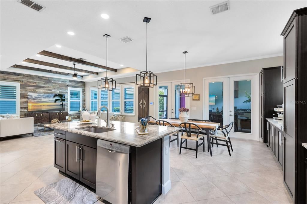 待售: $765,000 (3 贝兹, 2 浴室, 2401 平方英尺)