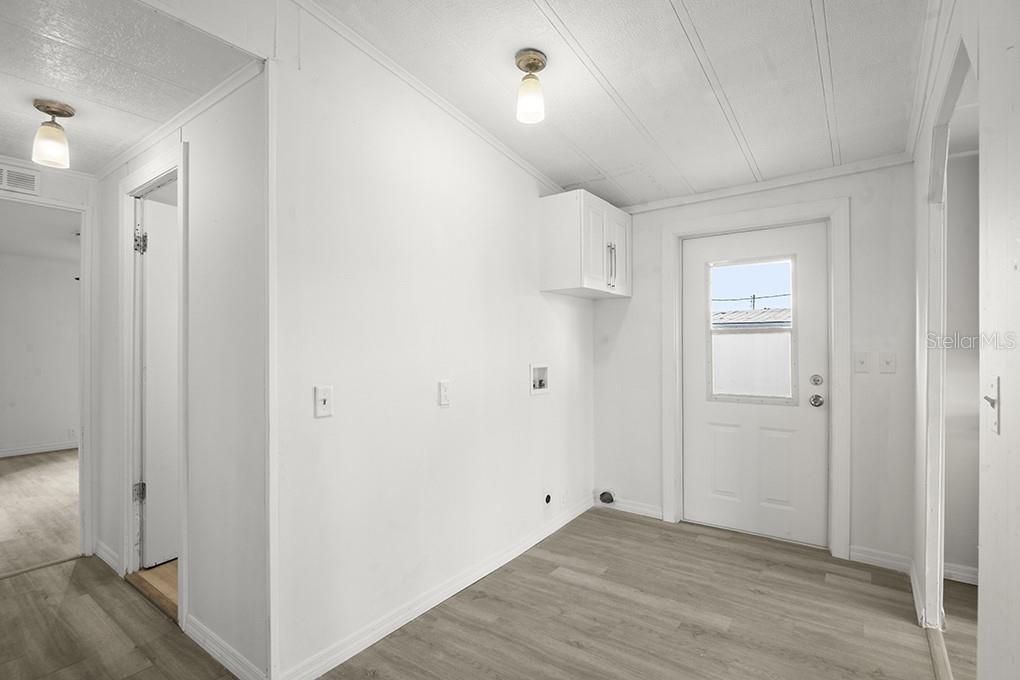 待售: $160,000 (3 贝兹, 2 浴室, 1006 平方英尺)