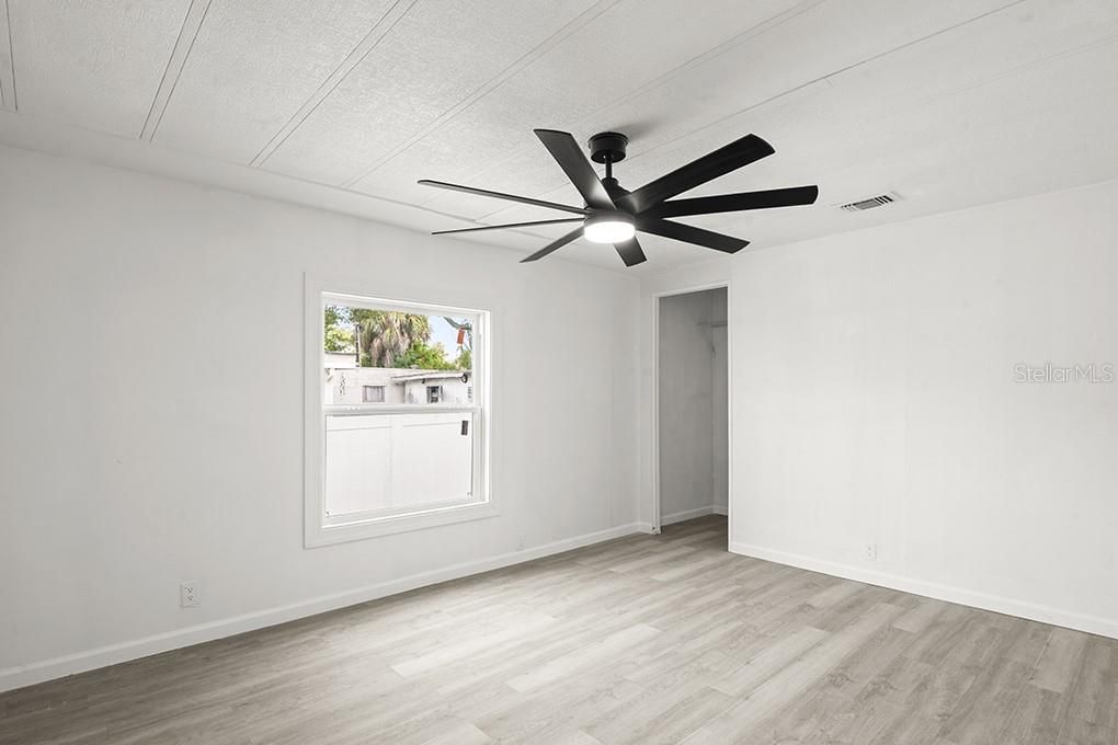 待售: $160,000 (3 贝兹, 2 浴室, 1006 平方英尺)