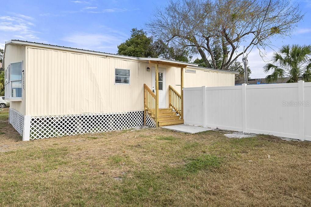 待售: $160,000 (3 贝兹, 2 浴室, 1006 平方英尺)