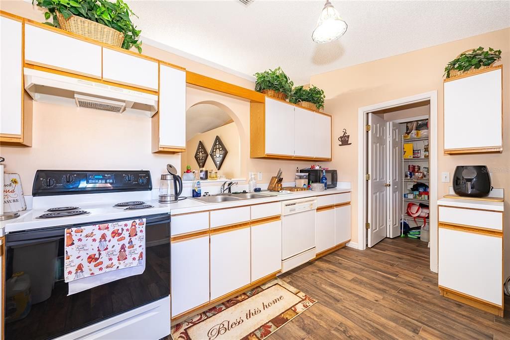 待售: $365,000 (3 贝兹, 2 浴室, 1264 平方英尺)