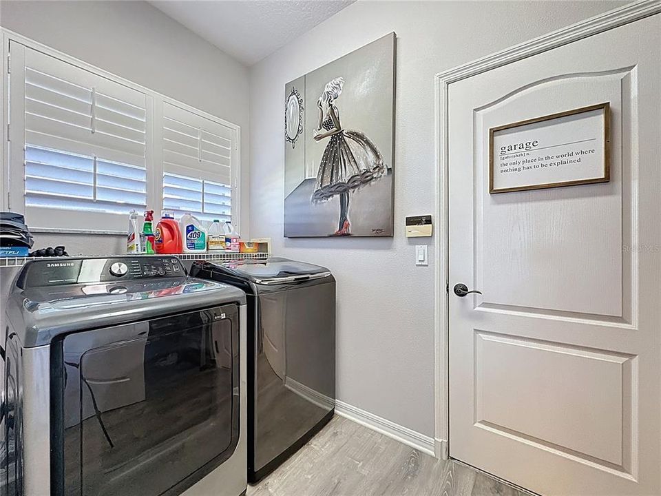 На продажу: $489,500 (2 спален, 2 ванн, 1964 Квадратных фут)