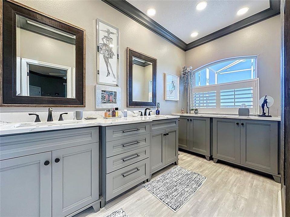 На продажу: $489,500 (2 спален, 2 ванн, 1964 Квадратных фут)