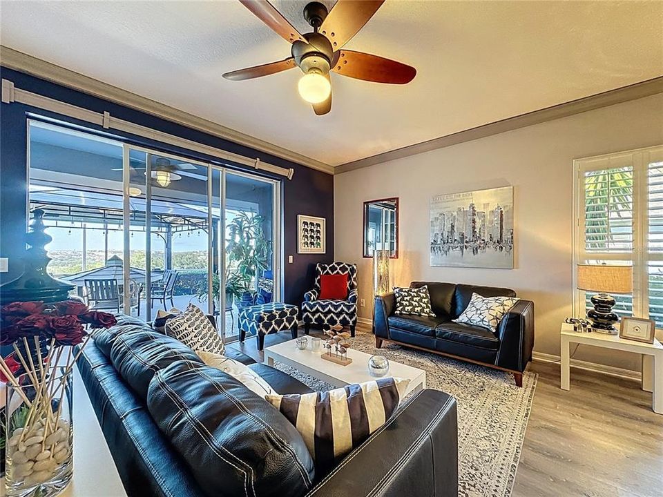 На продажу: $489,500 (2 спален, 2 ванн, 1964 Квадратных фут)