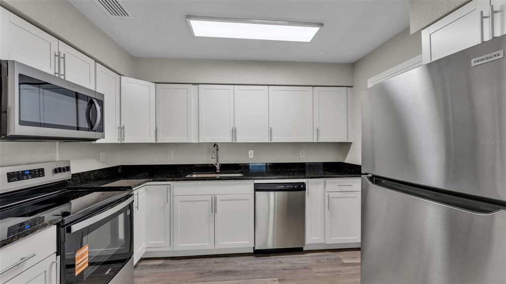 For Sale: $245,000 (2 beds, 2 baths, 1382 Square Feet)