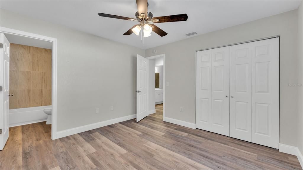 For Sale: $245,000 (2 beds, 2 baths, 1382 Square Feet)