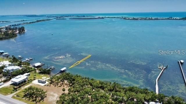 待售: $1,099,999 (1.35 acres)