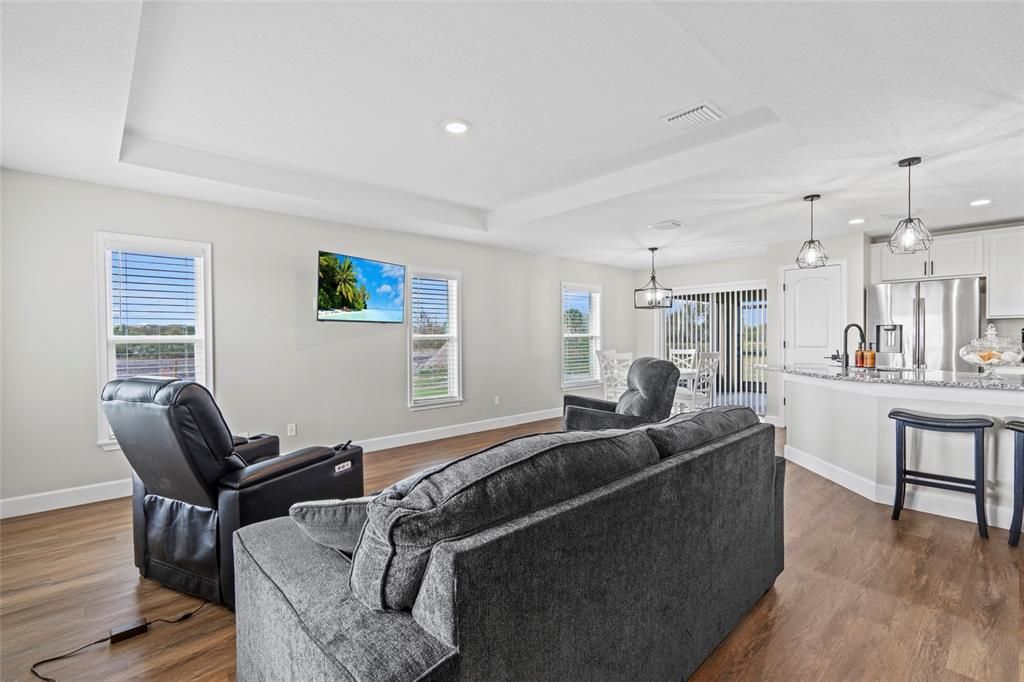 For Sale: $389,900 (3 beds, 2 baths, 1488 Square Feet)