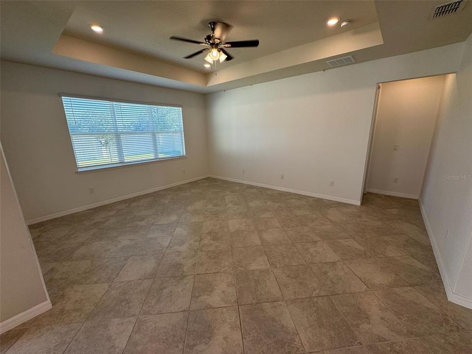 待售: $439,900 (4 贝兹, 2 浴室, 1828 平方英尺)