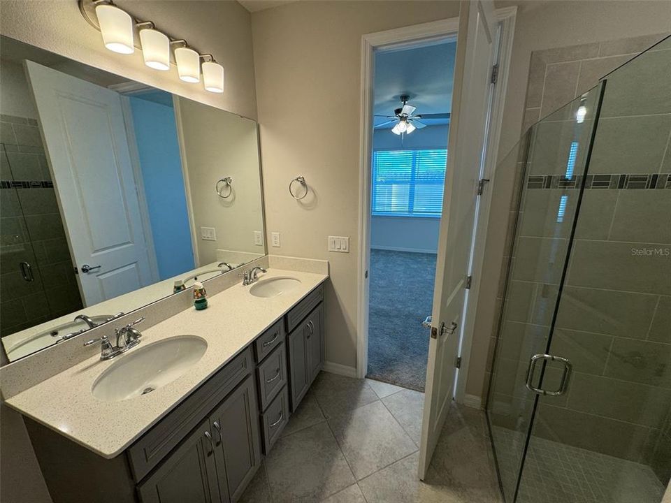 待售: $439,900 (4 贝兹, 2 浴室, 1828 平方英尺)