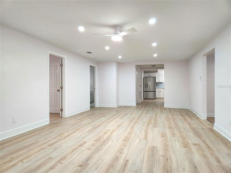 На продажу: $420,000 (4 спален, 2 ванн, 1960 Квадратных фут)