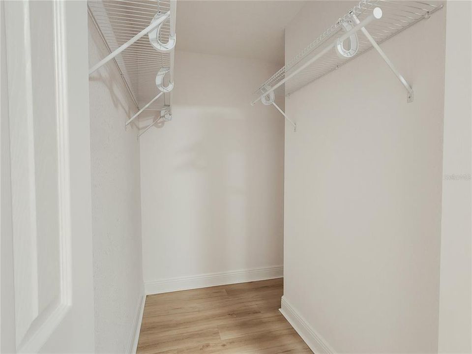 На продажу: $420,000 (4 спален, 2 ванн, 1960 Квадратных фут)