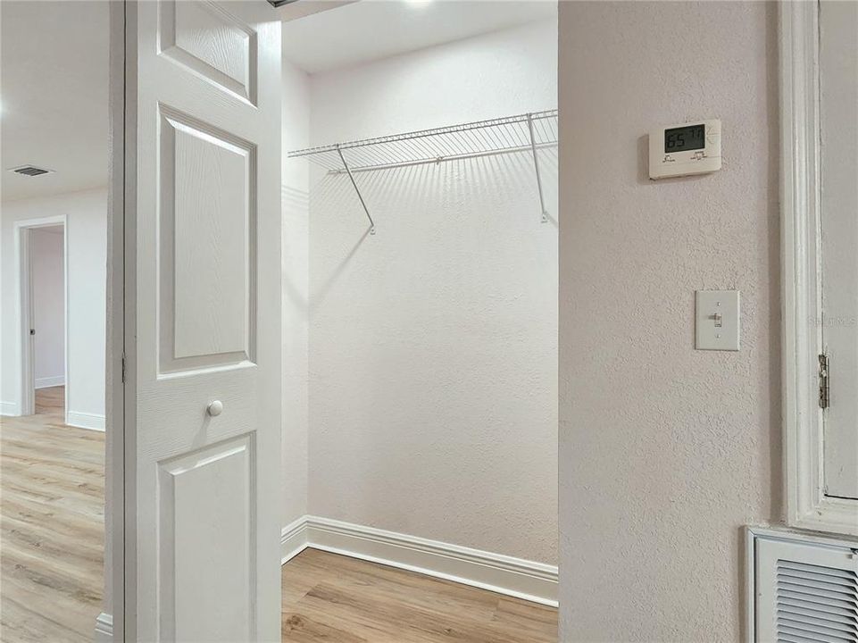 На продажу: $420,000 (4 спален, 2 ванн, 1960 Квадратных фут)