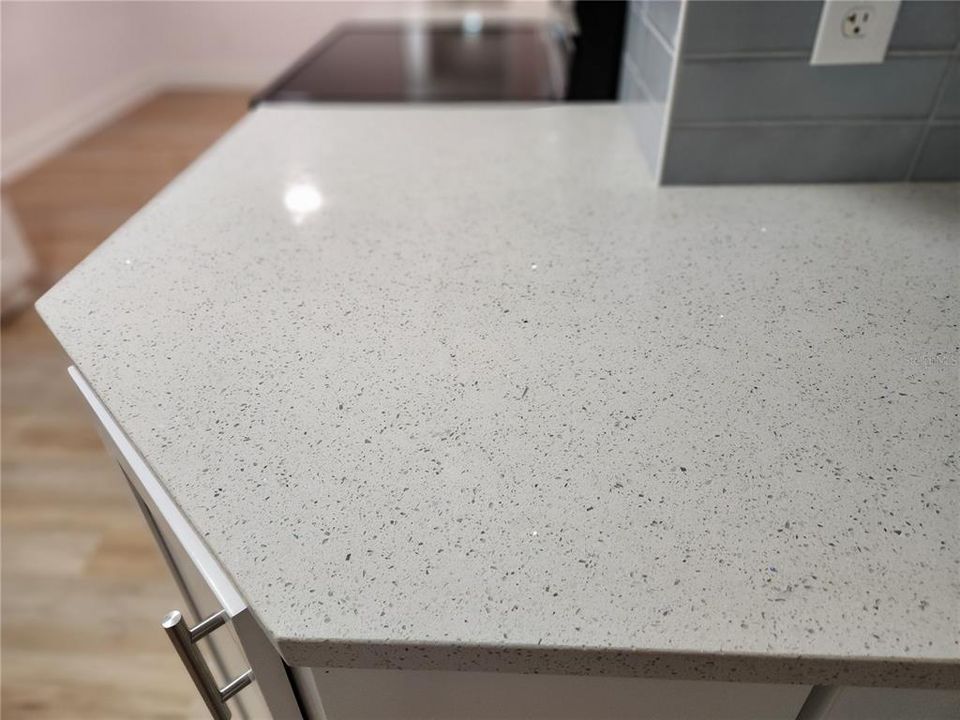 На продажу: $420,000 (4 спален, 2 ванн, 1960 Квадратных фут)