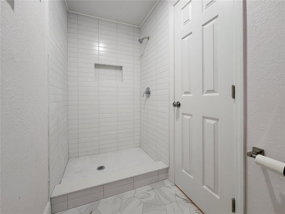 На продажу: $420,000 (4 спален, 2 ванн, 1960 Квадратных фут)