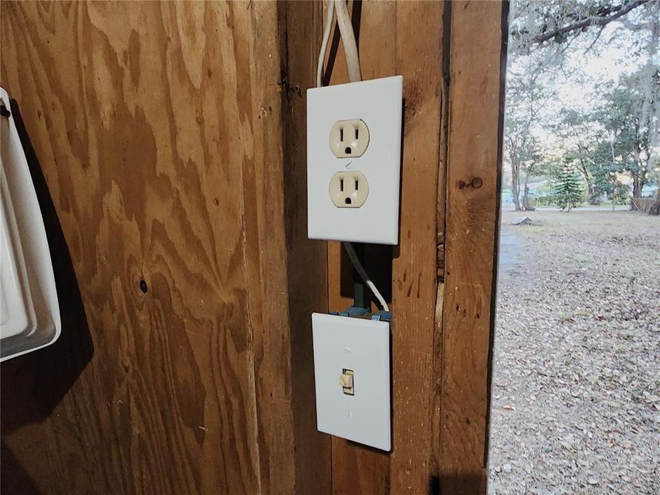 На продажу: $420,000 (4 спален, 2 ванн, 1960 Квадратных фут)