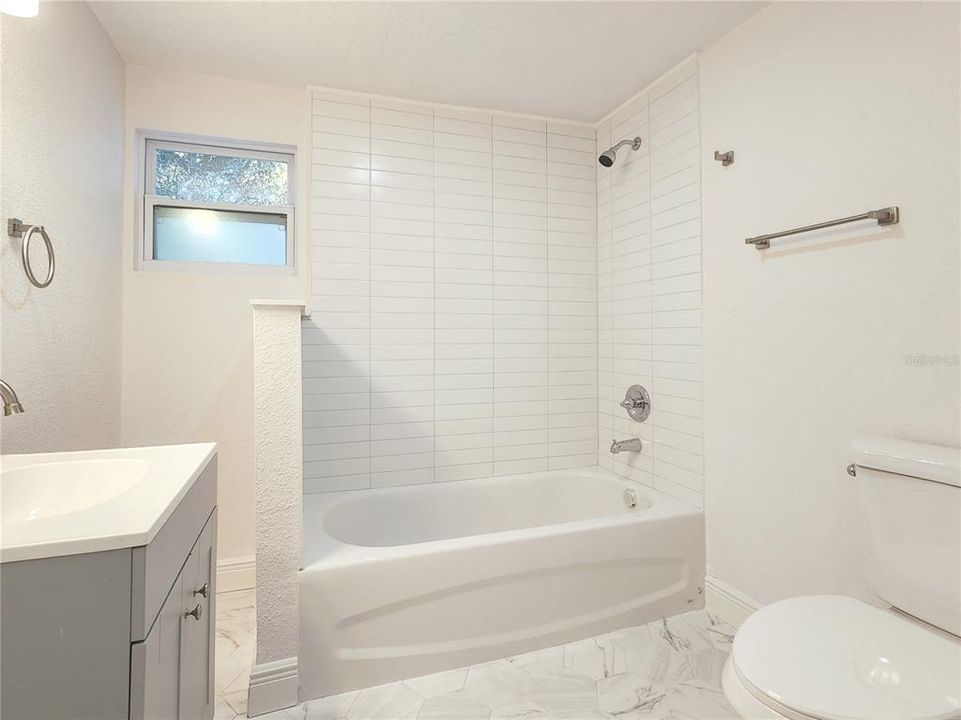 На продажу: $420,000 (4 спален, 2 ванн, 1960 Квадратных фут)