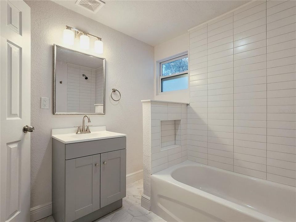 На продажу: $420,000 (4 спален, 2 ванн, 1960 Квадратных фут)