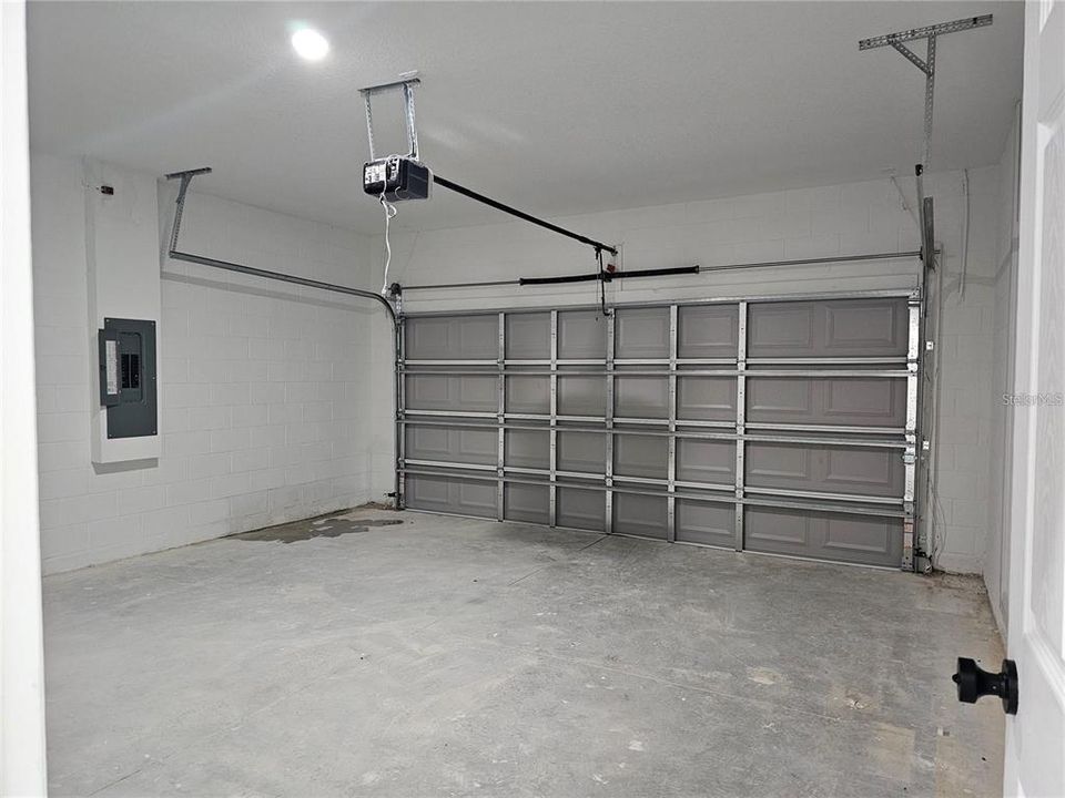 For Rent: $1,999 (3 beds, 2 baths, 1621 Square Feet)