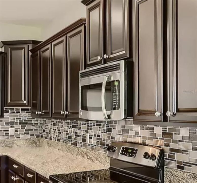 For Sale: $409,500 (4 beds, 3 baths, 2522 Square Feet)