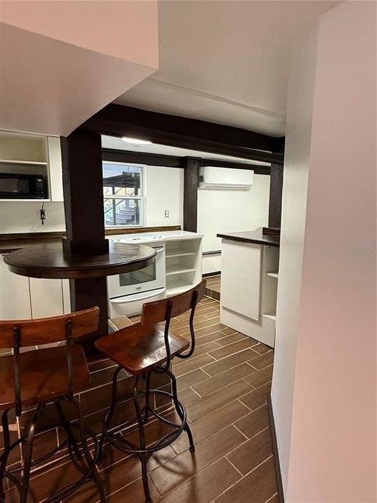 For Rent: $3,900 (3 beds, 2 baths, 1152 Square Feet)