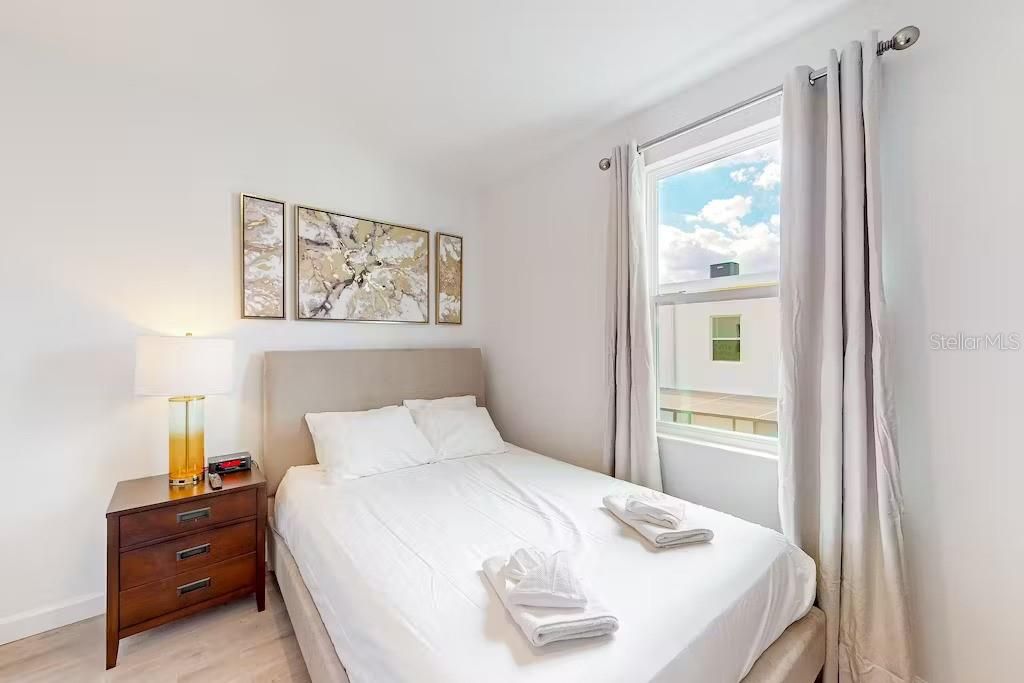 For Sale: $389,000 (4 beds, 4 baths, 1916 Square Feet)