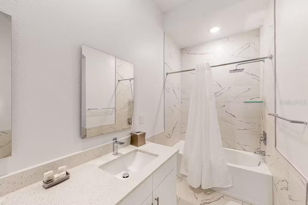 For Sale: $389,000 (4 beds, 4 baths, 1916 Square Feet)