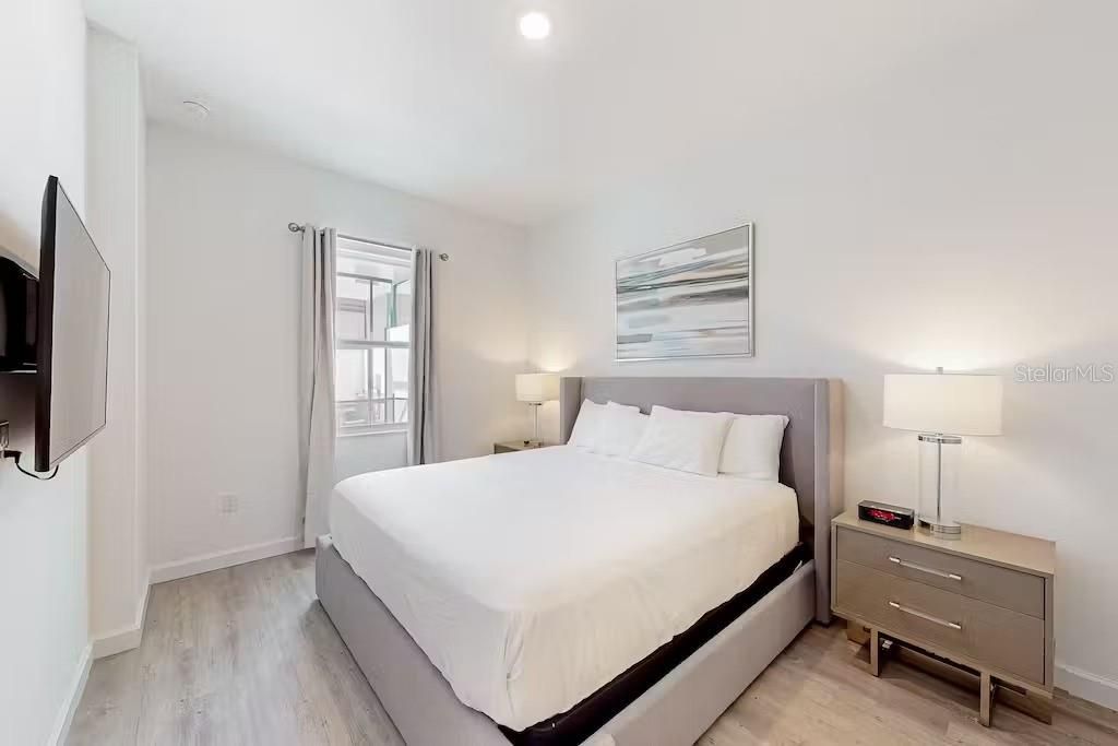 For Sale: $389,000 (4 beds, 4 baths, 1916 Square Feet)