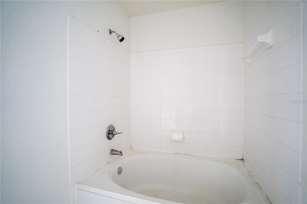 For Sale: $224,000 (2 beds, 2 baths, 1044 Square Feet)